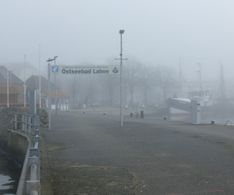 04_die Nordmole am Dienstag im Nebel