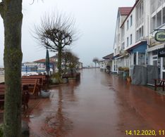 04_die Promenade im Regen