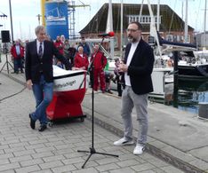 05 aus Kiel überbachte Stadtrat Christian Zierau Glückwünsche