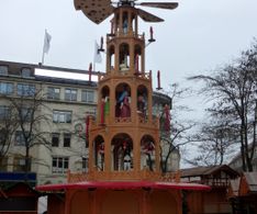 05 die Weihnachtspyramide am Asmus-Bremer-Platz