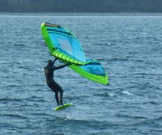 05_Wing Surfer auf Foilboard