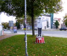 07 in Göttingen gibt es sogar einen Heinz Erhard Platz