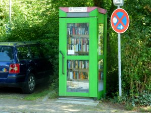 Bücher-Telefonzelle in Brodersdorf