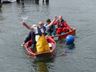 so sieht das aus, Bratpfannenrennen in Opti-Booten
