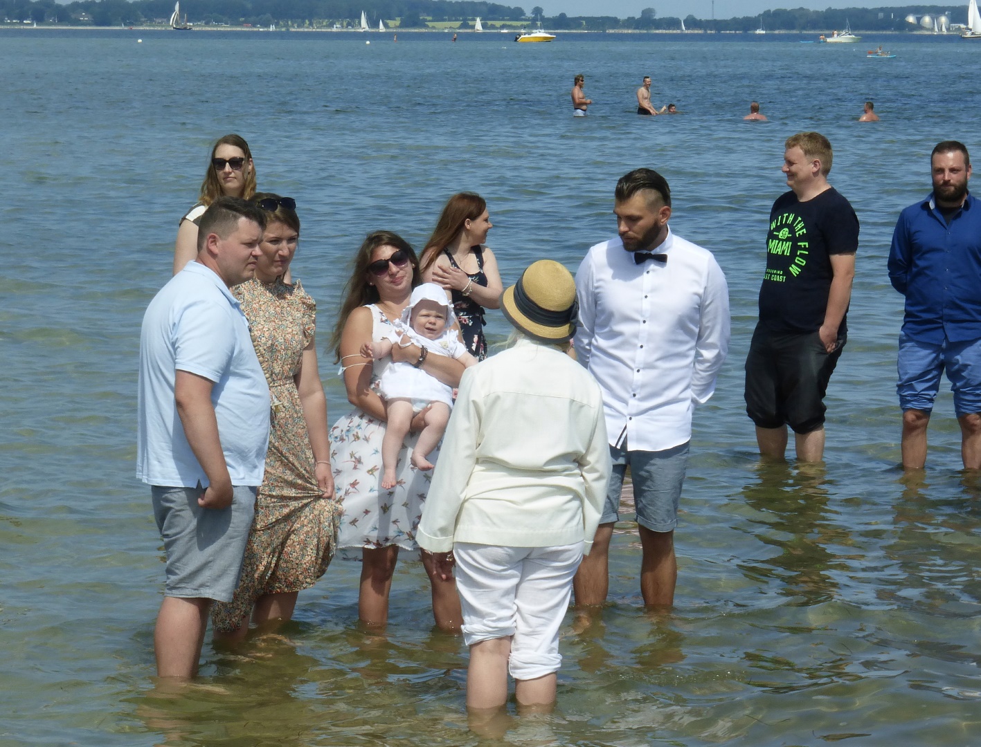 11 insgesamt 3 Kinder wurden getauft