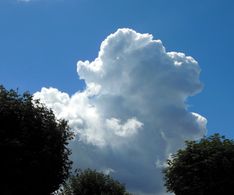 herrliche Wolken über Laboe
