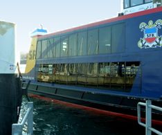 14_das Schiff fährt im Kieler Hafen rein elektrisch