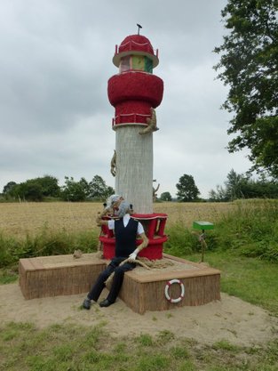 der Kieler Leuchtturm aus Stroh, das war der Bschöne Beitrag aus Laboe