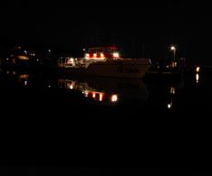 20 Seenotkreuzer BERLIN bei Nacht