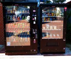 20 der neue Lebensmittel-Automat neben der ehemaligen MWSH