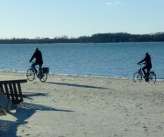 28 sogar Fahrradfahren kann man jetzt bequem am Strand