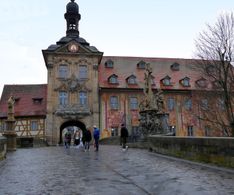 37 das alte Rathaus, erstmals 1387 erwähnt